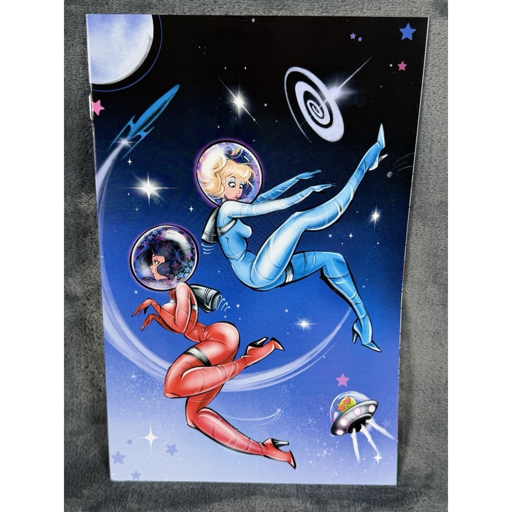 ARCHIE FRIENDS SPACE ADVENTURES #1 VIRGIN VARIANT LTD 250 SIGNED CASSANDRA DUNN